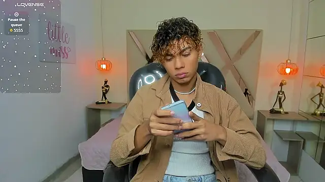 Anyelo Twink online show from March 2026 05:42:02 AM