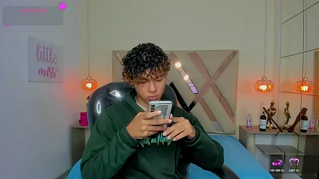 Anyelo Twink online show from June 2026 04:11:02 AM