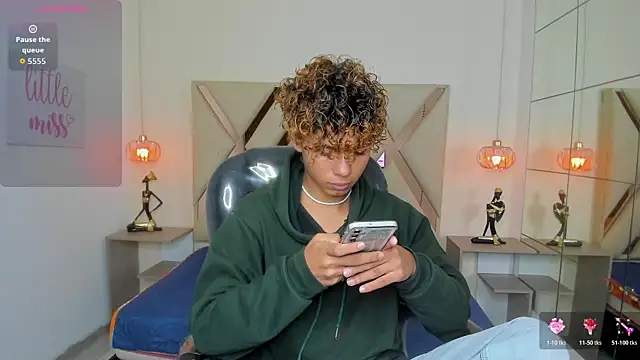 Snapshot of Anyelo_Twink chatting on May 2026 03:53:02 AM Anyelo Twink online show from May 2026 03:53:02 AM