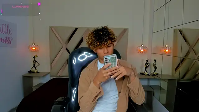 Anyelo Twink online show from July 2026 04:30:02 AM
