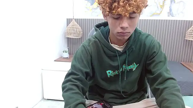 Anyelo Twink online show from February 2026 01:33:02 PM