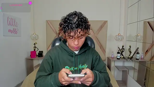 Anyelo Twink online show from June 2026 04:18:02 AM