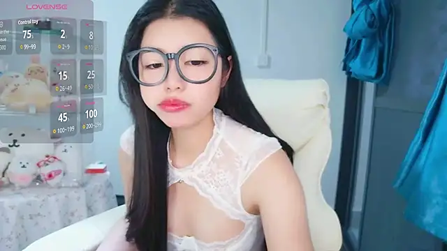 -XiaoYu-777 online show from April 2026 10:28:02 AM