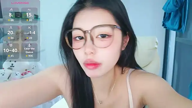 -XiaoYu-777 online show from April 2026 07:53:01 AM