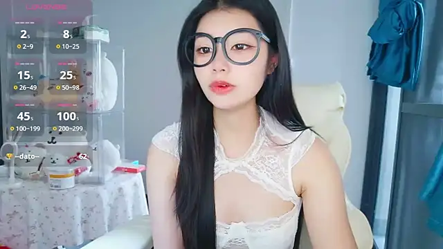 -XiaoYu-777 online show from April 2026 07:45:01 AM