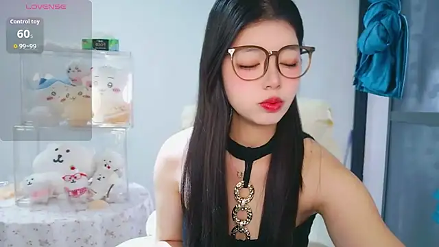 -XiaoYu-777 online show from March 2026 08:33:02 AM