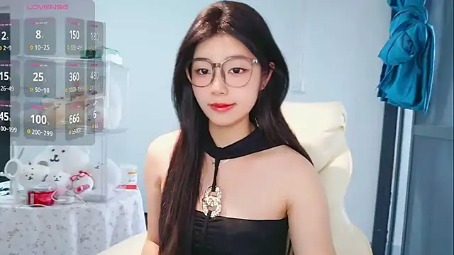 -XiaoYu-777 online show from April 2026 07:46:01 AM