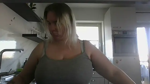 MinchenBienchen98 online show from March 2026 10:12:02 AM