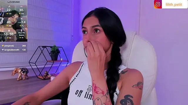 lilith petit  online show from April 2026 07:58:02 PM