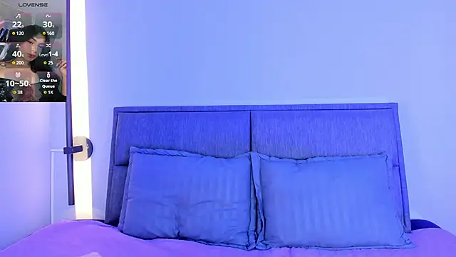 lilith petit  online show from May 2026 01:07:01 PM