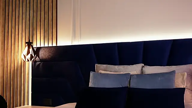 KylieeV online show from April 2026 09:00:02 AM