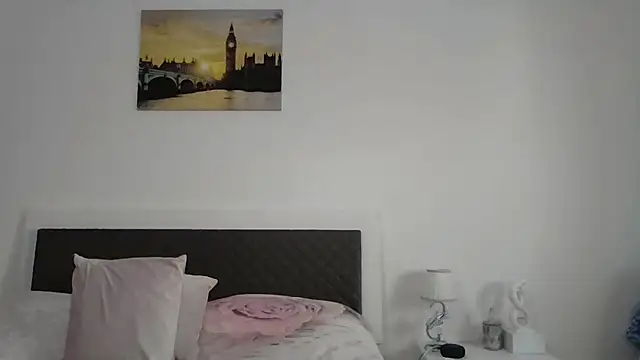 Clara1986 online show from May 2026 02:13:02 PM