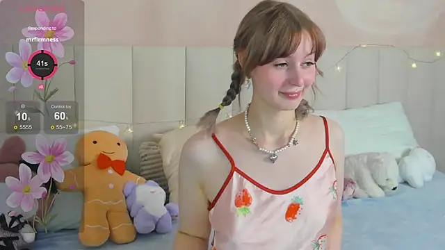 Snapshot of AdeleSilvy chatting on June 2026 01:44:02 AM AdeleSilvy online show from June 2026 01:44:02 AM