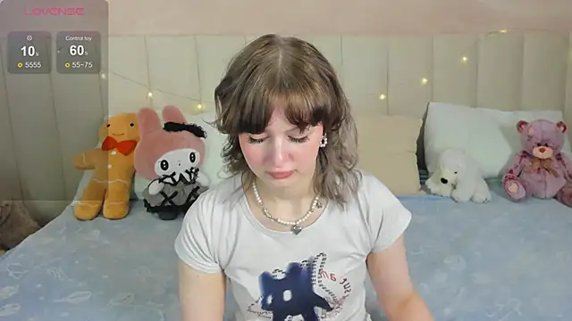 Snapshot of AdeleSilvy chatting on June 2026 01:36:01 AM AdeleSilvy online show from June 2026 01:36:01 AM