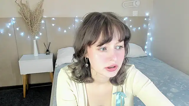 Snapshot of AdeleSilvy chatting on June 2026 01:59:02 AM AdeleSilvy online show from June 2026 01:59:02 AM