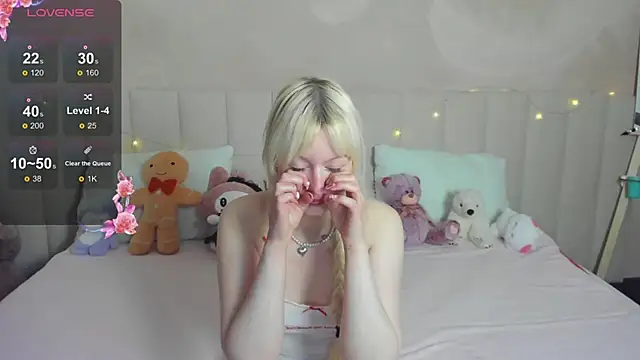 Snapshot of AdeleSilvy chatting on June 2026 02:01:02 AM AdeleSilvy online show from June 2026 02:01:02 AM