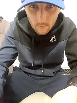 80julien online show from February 2026 09:28:02 PM