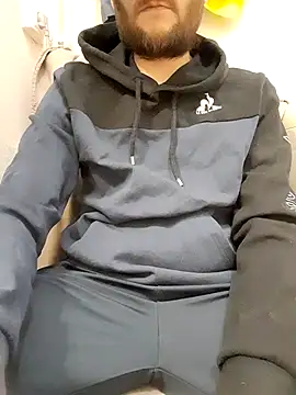 80julien online show from February 2026 12:06:01 AM