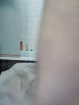 80julien online show from April 2026 09:24:01 PM