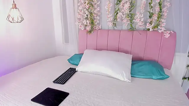 nicky bonny18 online show from February 2026 12:03:02 PM