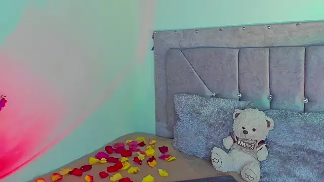 Britanny77 online show from March 2026 10:33:02 PM