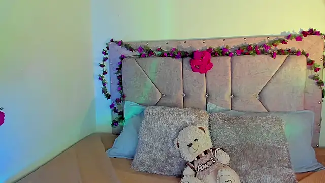 Britanny77 online show from March 2026 01:40:02 PM