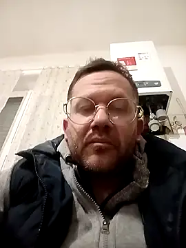 bacond84 online show from January 2026 07:42:01 PM