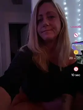 FoxyMillie online show from June 2026 05:35:02 AM
