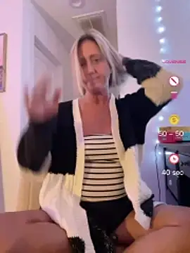 FoxyMillie online show from June 2026 01:00:01 AM