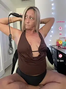 FoxyMillie online show from June 2026 09:54:02 PM
