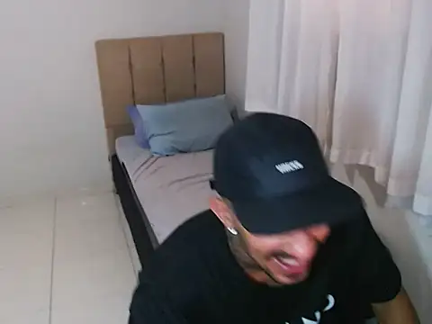 Snapshot of lipegonzalezz chatting on February 2026 03:23:01 PM lipegonzalezz online show from February 2026 03:23:01 PM