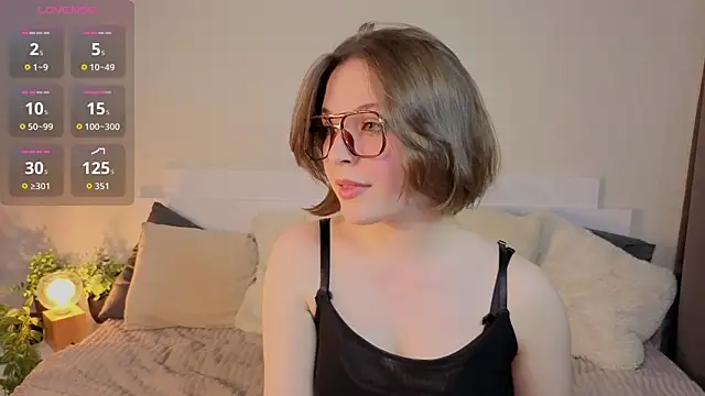 Next2Marie online show from April 2026 05:53:02 AM