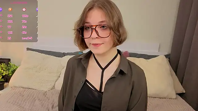 Next2Marie online show from March 2026 05:04:01 AM