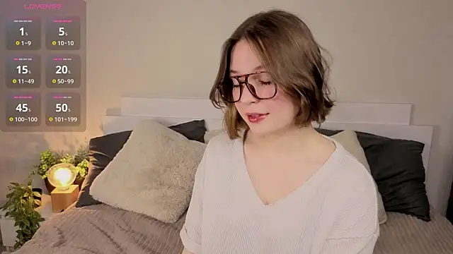Next2Marie online show from April 2026 04:52:02 AM