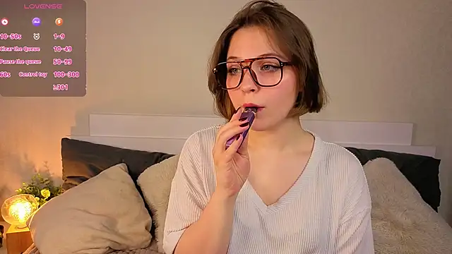 Next2Marie online show from April 2026 02:29:02 AM