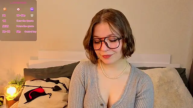 Next2Marie online show from April 2026 05:25:01 AM