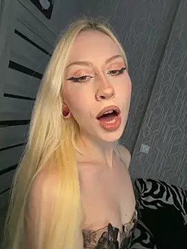 Elven Effy online show from January 2026 01:15:01 PM