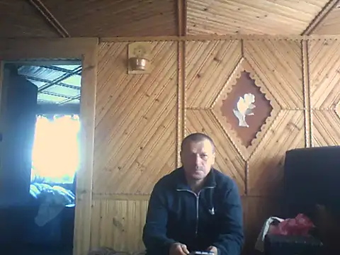 Ivan9iutt online show from April 2026 01:07:02 PM