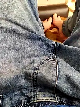 Snapshot of Ivan9iutt chatting on April 2026 06:42:01 AM Ivan9iutt online show from April 2026 06:42:01 AM