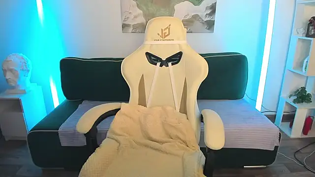 tracy aw online show from March 2026 06:11:01 AM