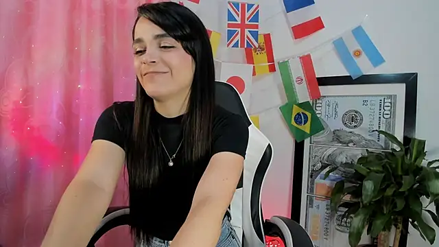 LucianaMoreau online show from July 2026 09:58:02 PM