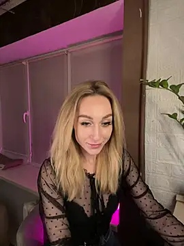 AnesaKis online show from April 2026 10:13:01 PM