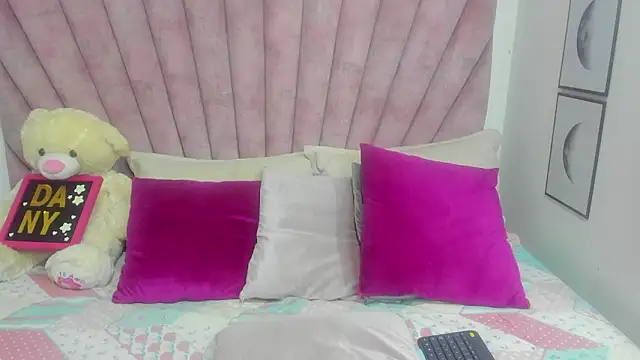 danibellucii  online show from March 2026 03:01:02 AM