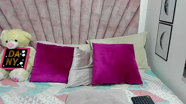 danibellucii  online show from February 2026 03:40:01 AM