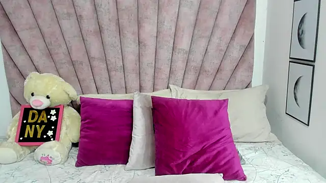 danibellucii  online show from April 2026 03:43:02 AM