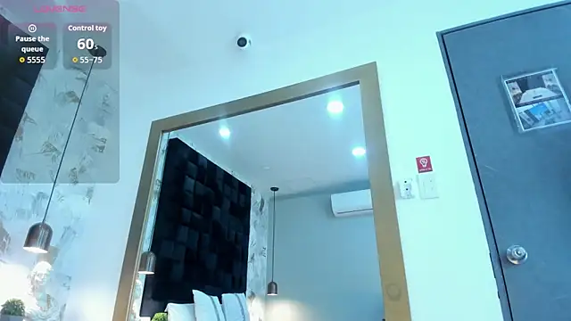 emily clarkk  online show from March 2026 07:28:01 PM