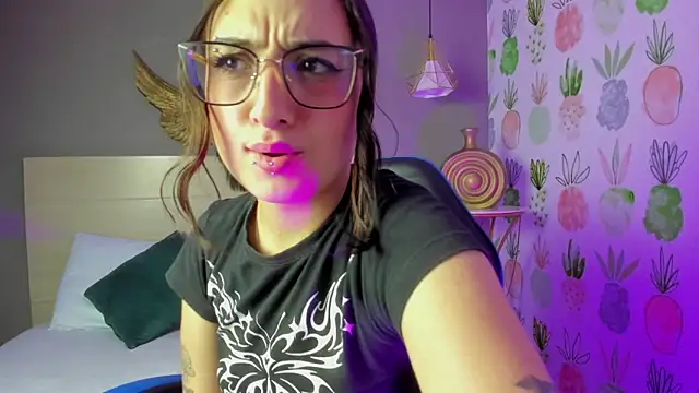 emma hiltonn  online show from March 2026 02:27:02 AM