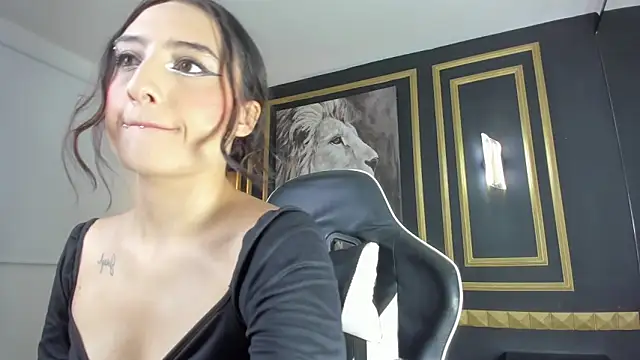 emma hiltonn  online show from February 2026 02:10:02 AM