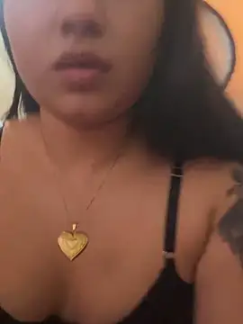 Snapshot of cristal-123 chatting on February 2026 09:45:01 PM cristal-123 online show from February 2026 09:45:01 PM