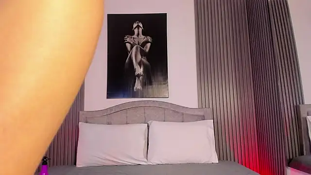 Naia-Nore online show from April 2026 01:07:01 AM